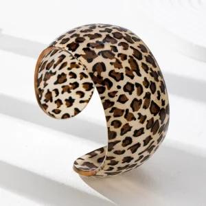 Women’s Daily Fashion Bracelet Minimalist Textured Resin Bracelet with Leopard Floral Patterns Bangles for Women