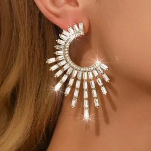 Women’s Eco Friendly Light Luxury Diamond Encrusted Geometric Flower Silver Needle Earrings Unique Niche Elegant Dangles