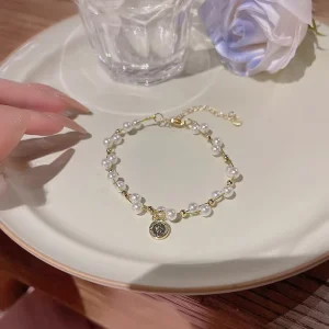 Women’s Fashion Bracelet with Wrapped Pearl and Elegant Headpiece Pendant Stylish and Versatile for the Ins Trend