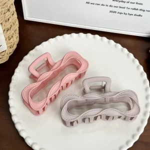 Women’s Fashion Hair Accessories 9.7cm Wave Line Square Hair Clip Non Slip Grip Medium Wash Shark Clip Made of Resin