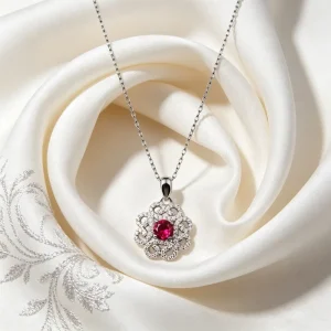 Women’s Fashion Necklace 925 Silver Fine Chains Necklace Pendant Necklace for Women with Zircon Adorned Locket Design