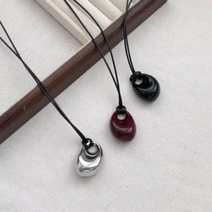 Women’s High End Trendy Bean Pendant Necklace Long Chain Internet Celebrity’s Same Style Lock Bone Chain Accessory for Sweaters