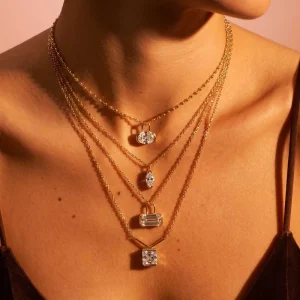Women’s Lightweight Luxury Fringed Necklace with Diamond-set Lock Head and Stainless Steel Necklace