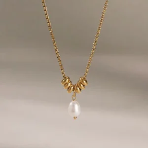 Women’s Stainless Steel Freshwater Pearl Pendant Necklace Elegant Clavicle Sweater Chain