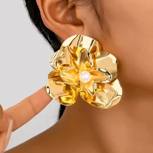 Women’s Trendy Irregular Three dimensional Petal Dangle Earrings Exaggerated Design Pearl Stamen Flower Fashion Minimalist Party