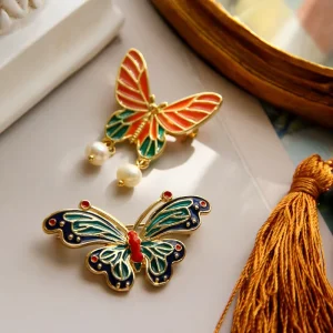 Women’s Trendy Metal Clothing Brooch Colorful Big Butterfly Fashion Cartoon Brooches with Pearl for Weddings Parties Gifts