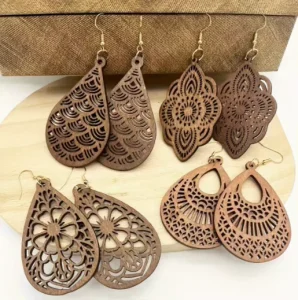 Wooden Vintage Hollow Out Floral Pendant Earrings Set N2606037