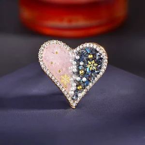 XILIANGFEIZI High End Korean Style Heart Shaped Brooch Fashionable Crystal Clothing Pin with Zircon for Children