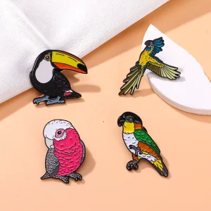 YINI Manufacturer Direct Sales Custom Buttons Metal logo Designer Enamel Gold Name Fashion Brooches Pins Custom Colors