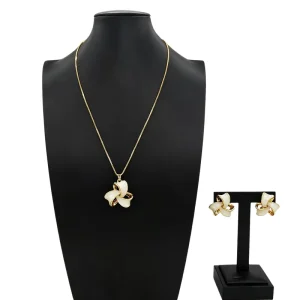 Zhuerrui Luxury White Enamel Twist Flower Jewelry Set Gold Snake Chain Necklace Stud Earrings Ladies Gift Jewelry Set HV2650115